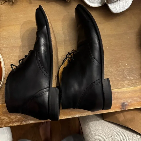 Florsheim Black Leather Oxfords - Picture 2 of 4